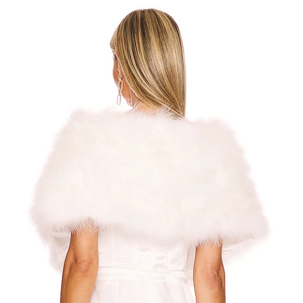 Bubish White Faux Fur Shawl - Picture 2 of 4